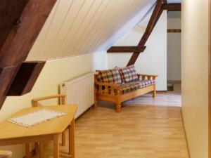 Flur (Blick Richtung Wohnzimmer)